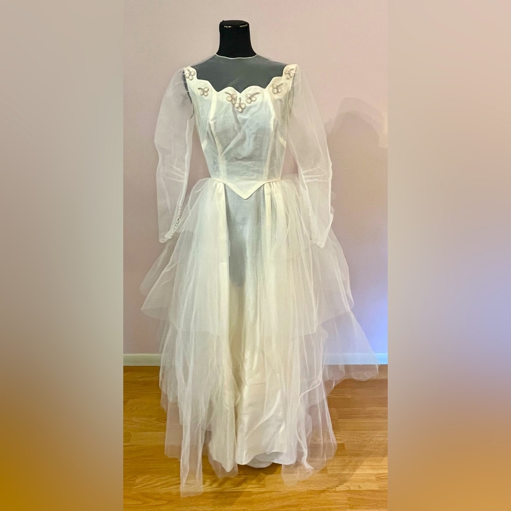 Vintage 1950’s tulle wedding gown